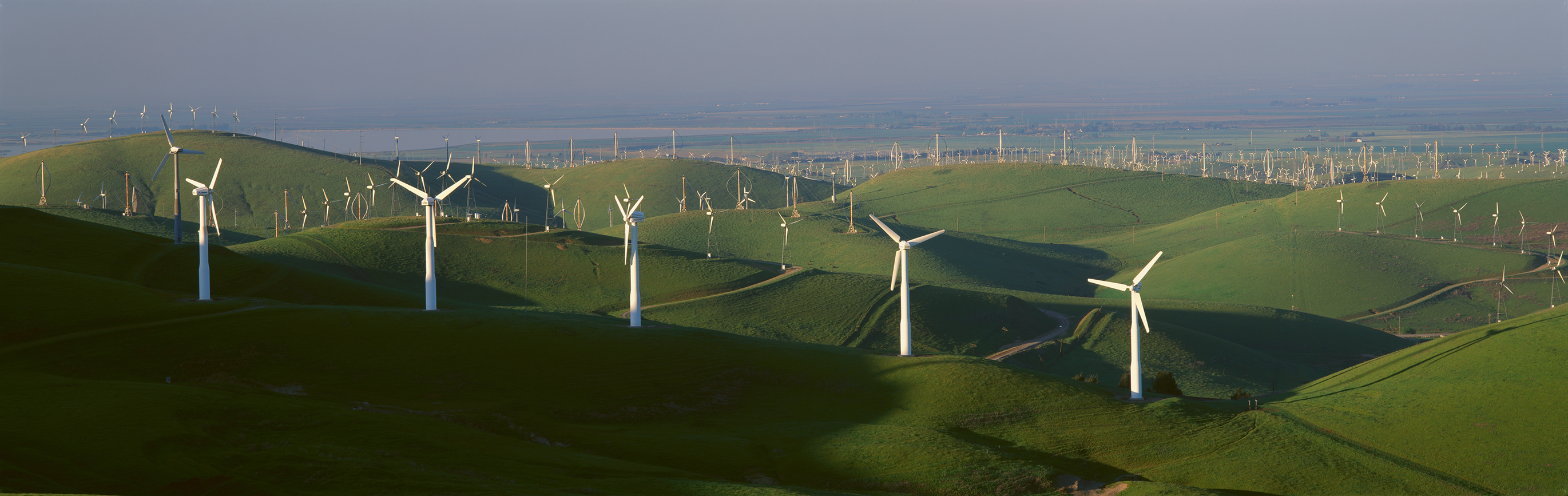 Altamont Logo of a road passing between the peaks Altamont pass with the Altamont Software title beneath